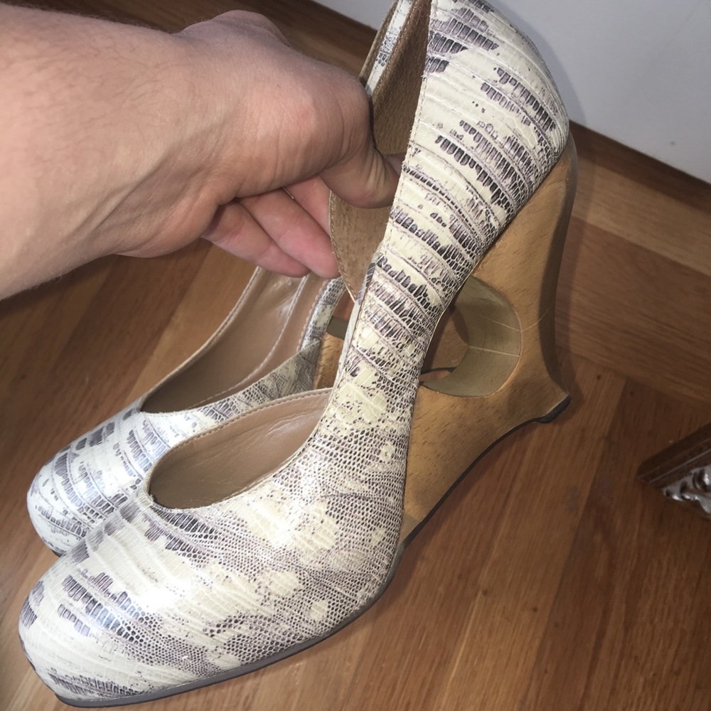 Anthropologie-Wooden platform Pumps